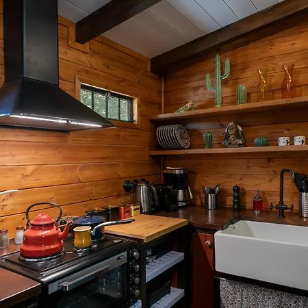 Vasilikia Mountain Farm & Retreat *